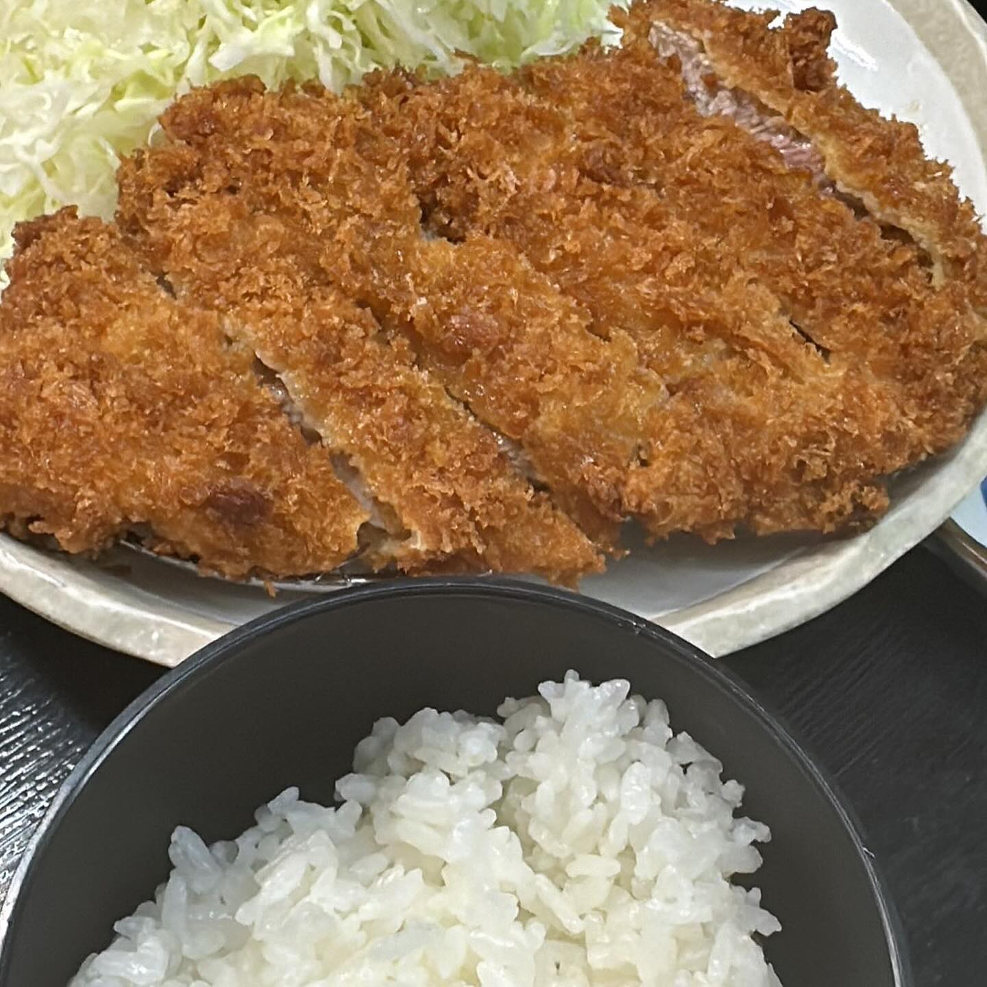 梅雨明け宣言！沖縄の暑い夏が始まりました！

ビールが美味しい季節、かつ亭でキンキンに冷えたビールとサクサクのとんかつで、週末を楽しく過ごしませんか？美味しい食事と涼しいビールで、暑さを忘れましょう！